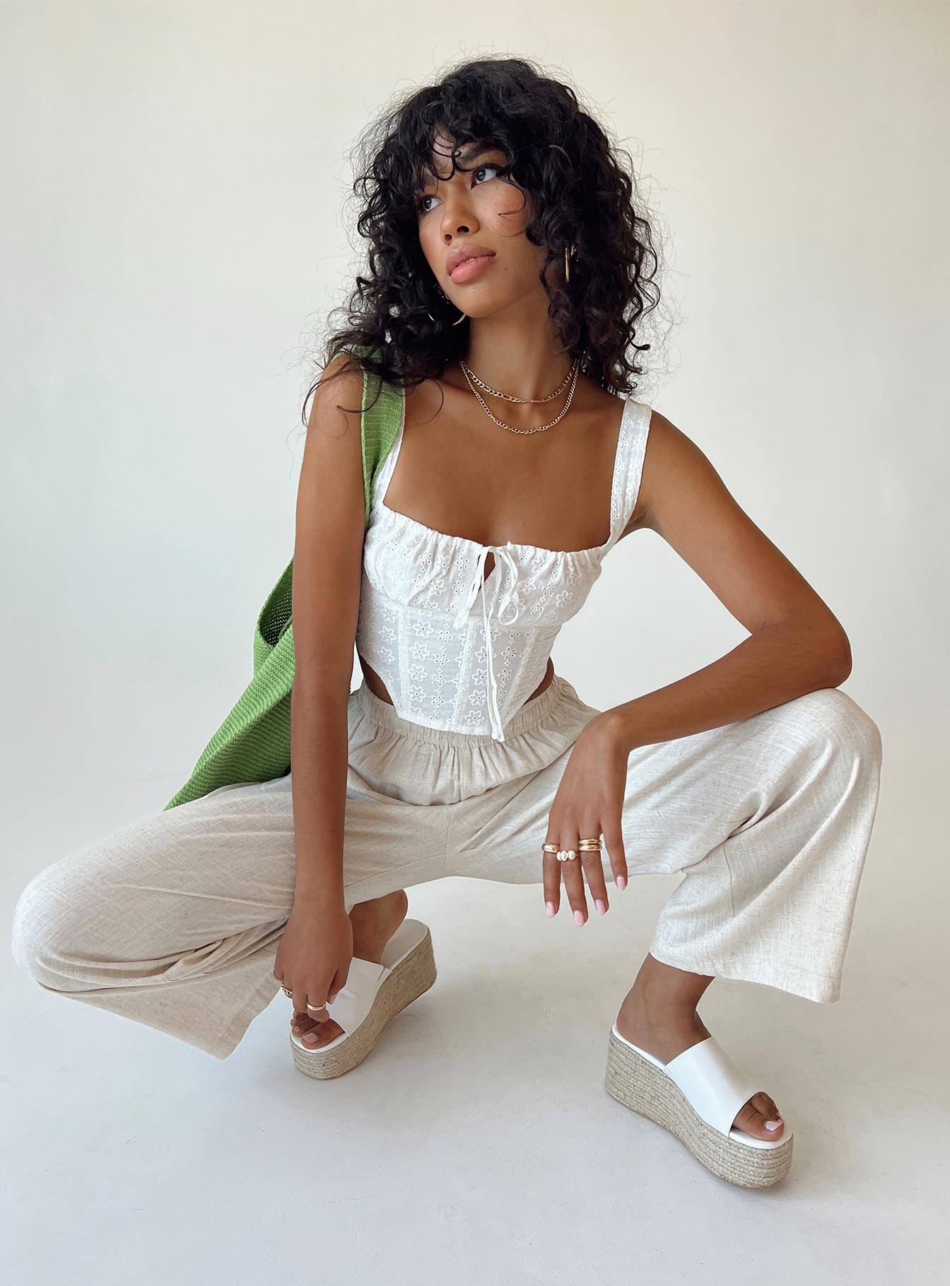 0-modelinfo-Ariel-us2_cc2c4a27-3003-41b7-b30e-119f8189cf16