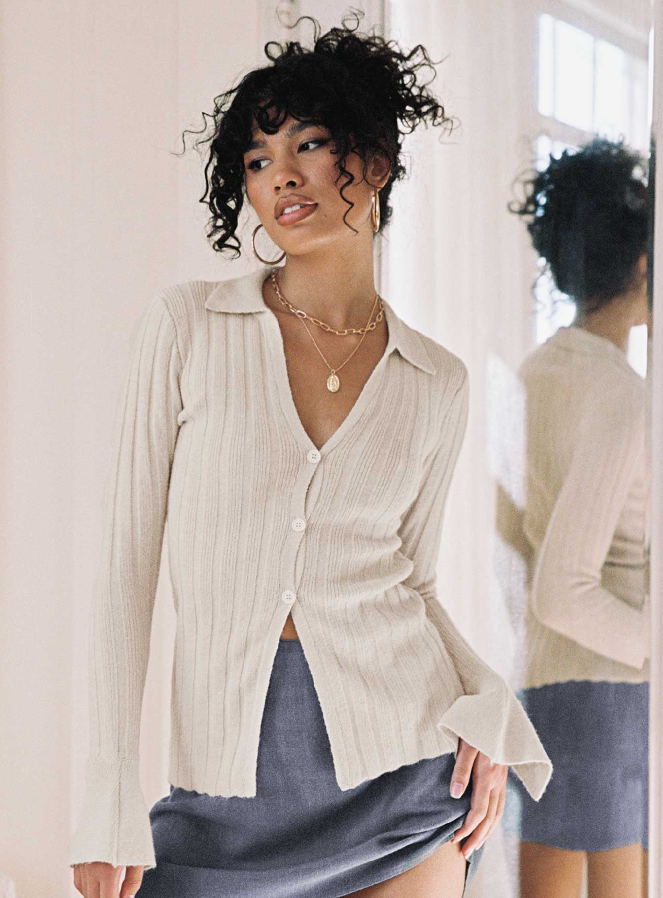 1-modelinfo-Ariel-us4_a75e1872-cb49-458a-ac28-0fc5f7aa68f9