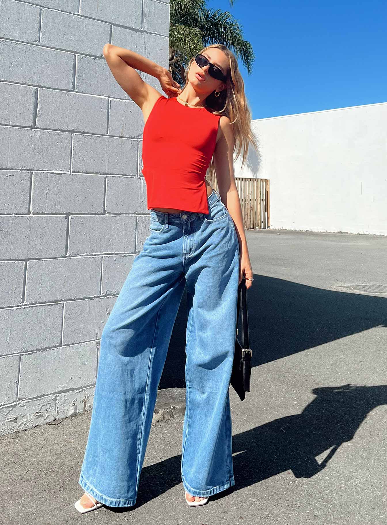 1-modelinfo-Saskia-us2_d3b657c3-db3d-4882-a824-586624a205be