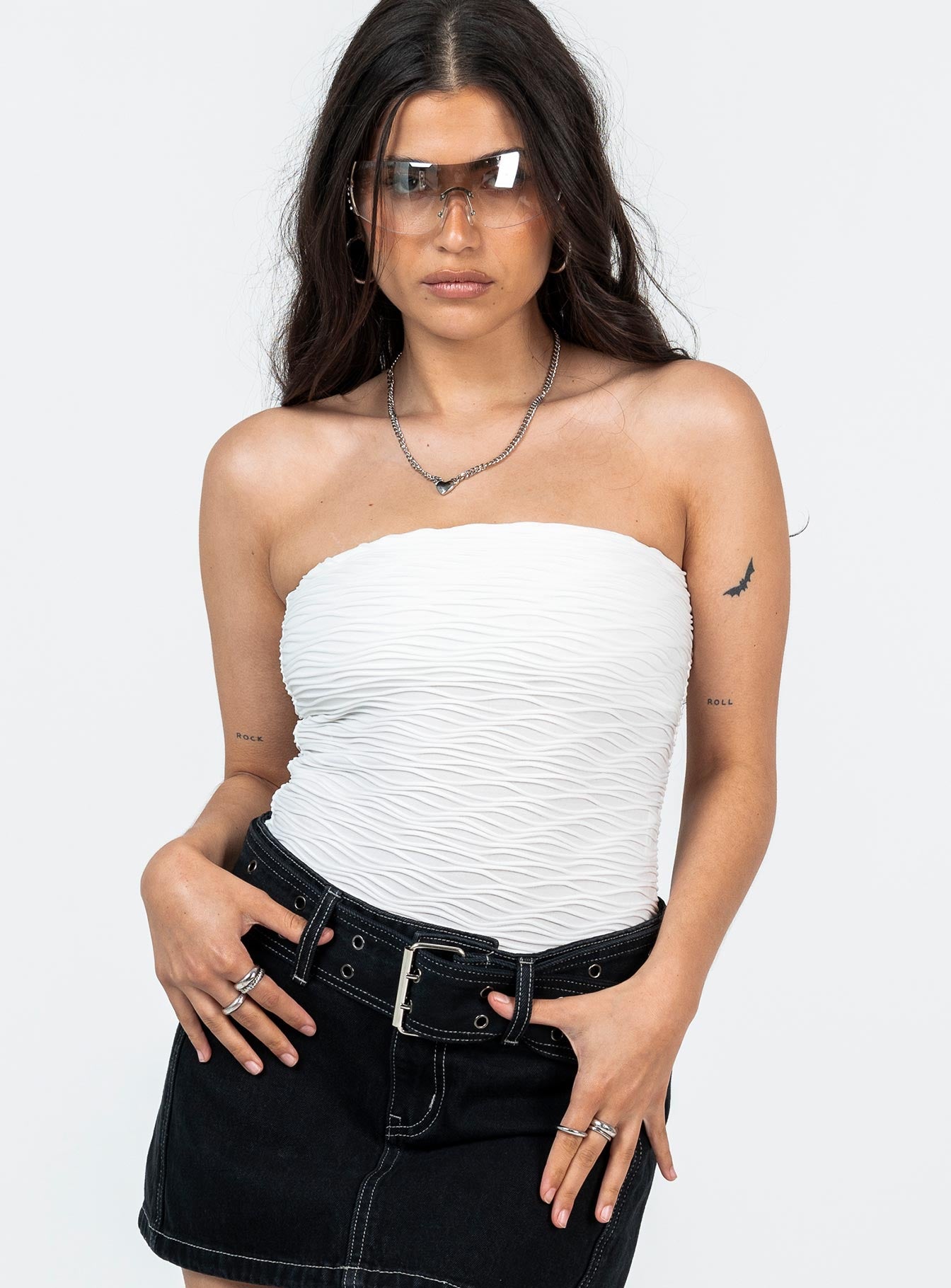 1-modelinfo-alex-us4_5884c90c-40fe-4465-82e7-de5595b62800