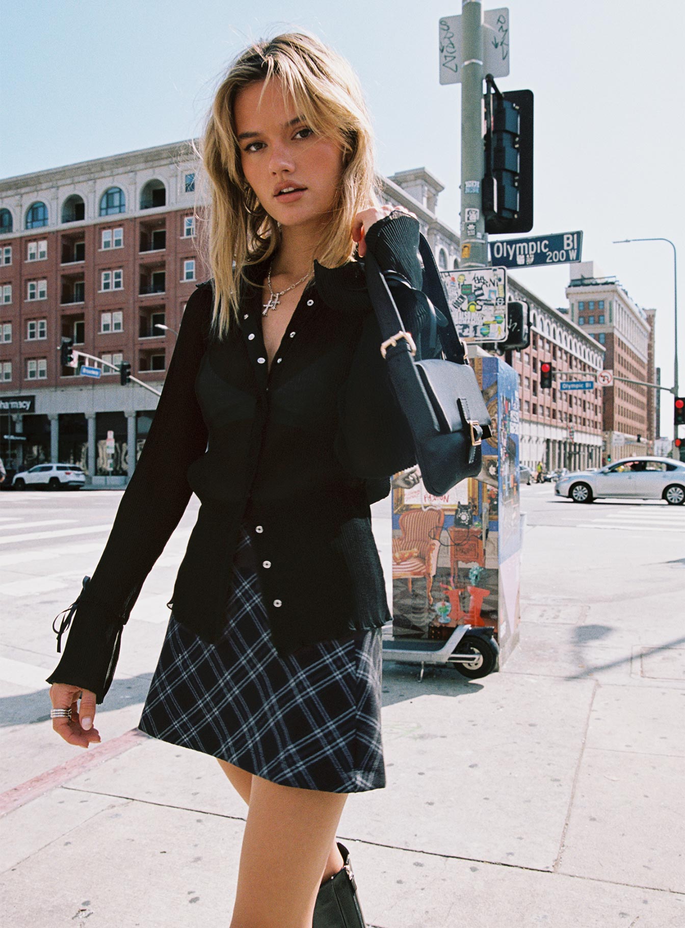 1-modelinfo-allie-us2_6c6b21e9-596c-4150-aa74-06dd8e5280dc