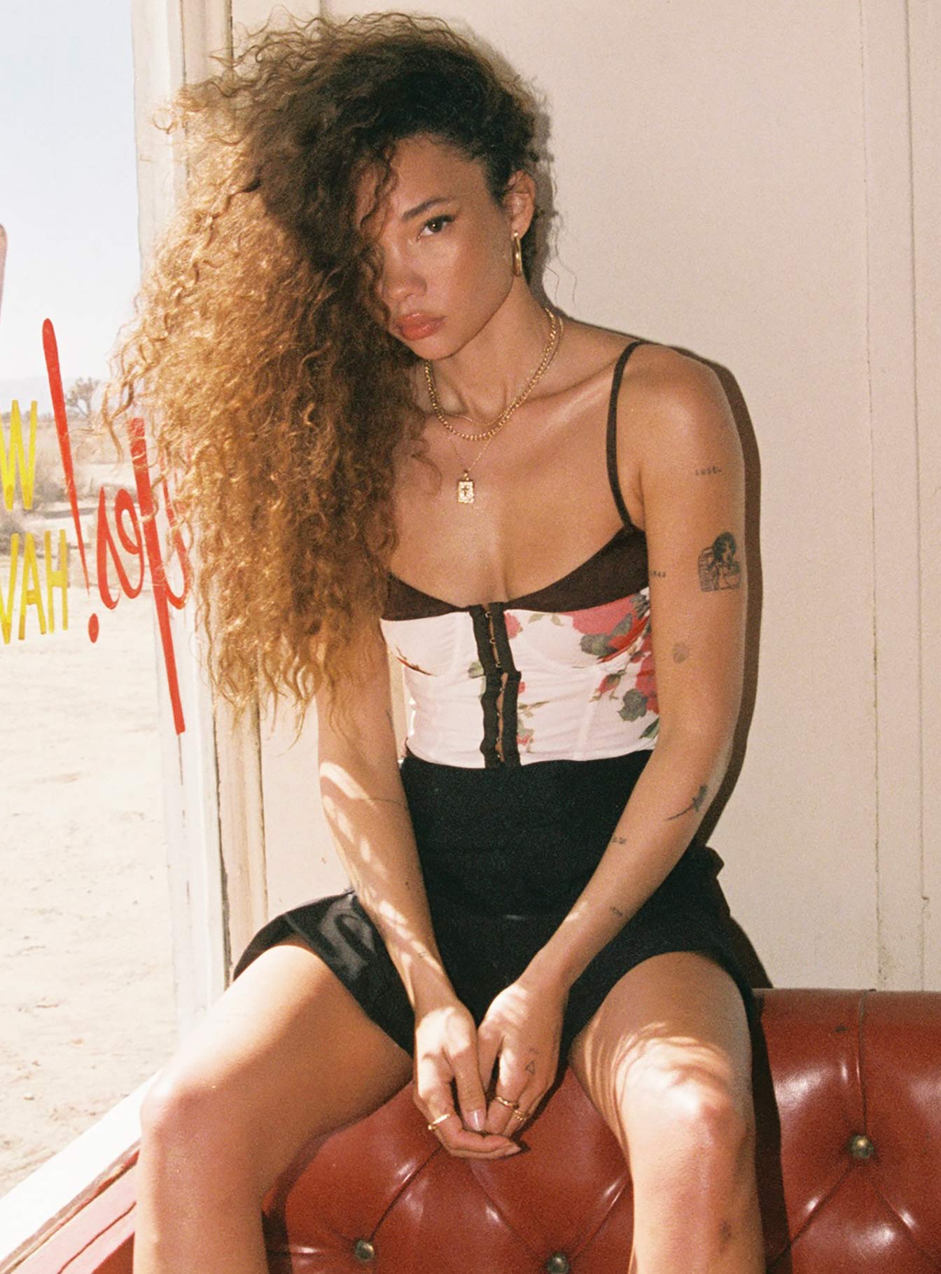 1-modelinfo-ashley-us2_b0994c14-158e-446d-b169-4927e62725bc