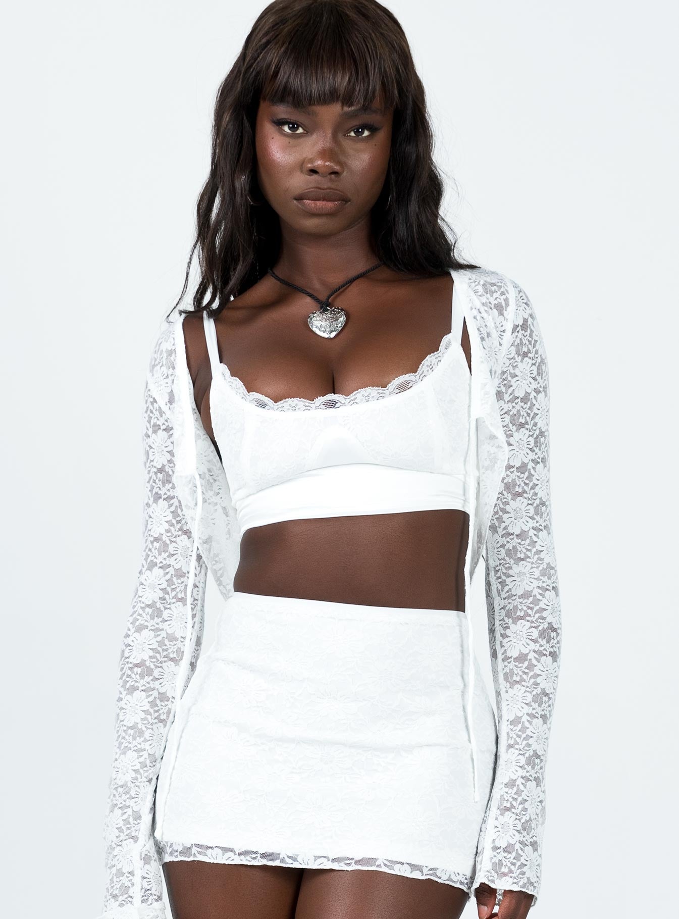 1-modelinfo-cynthia-us4_4f61bfed-1b77-4d8b-8f95-3352247bddbf