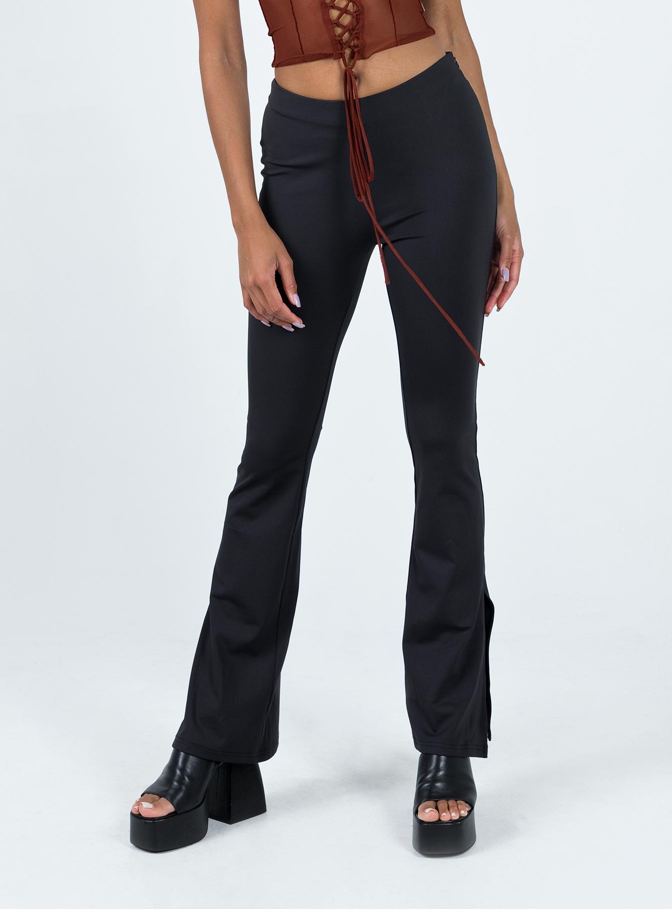 1-modelinfo-kristen-us2_c8873f00-7fd1-4207-b50a-4510b8563c98