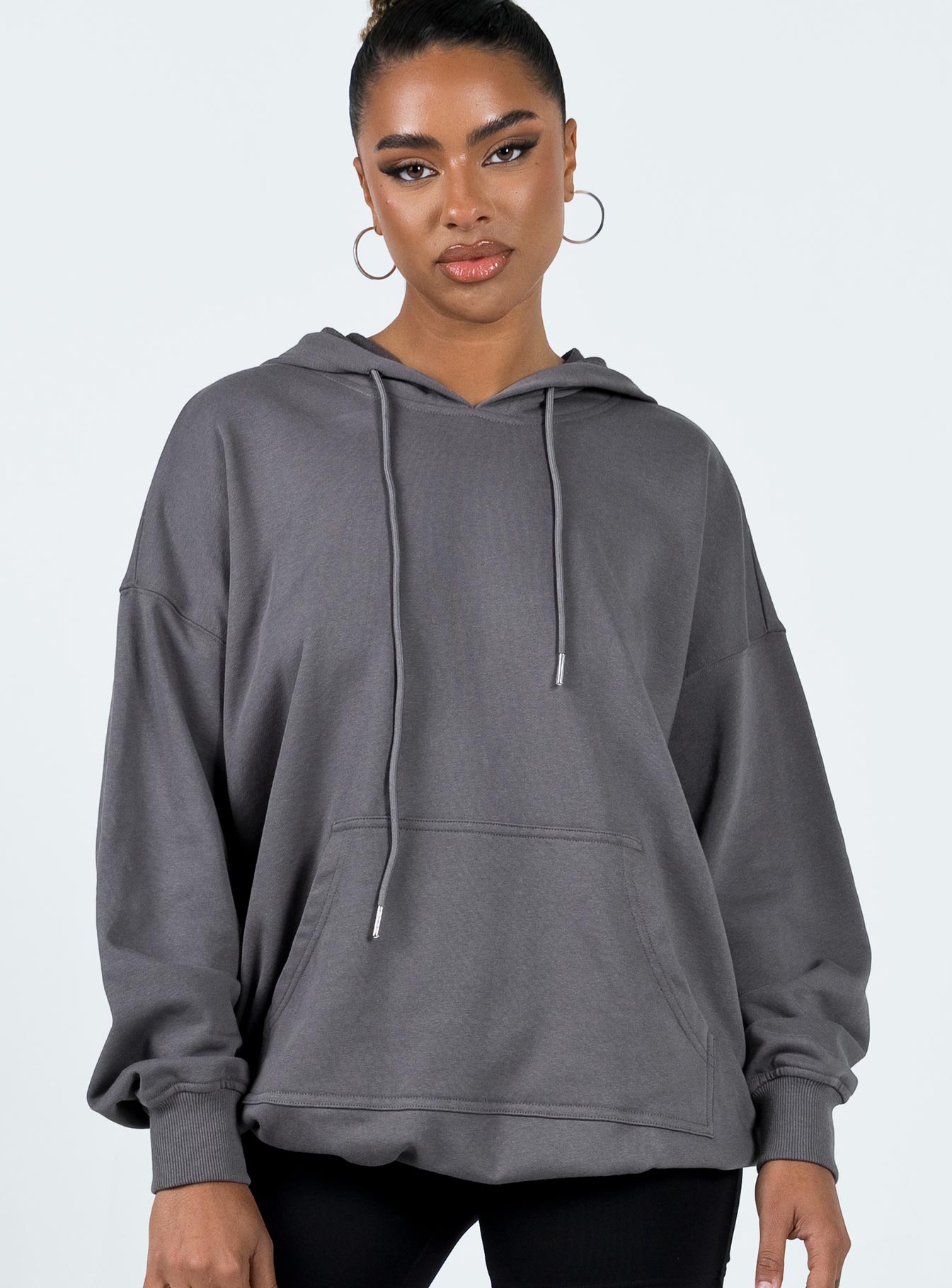 1-modelinfo-lola-us4_3752f6cd-00e5-402f-bf3d-ced872b66667