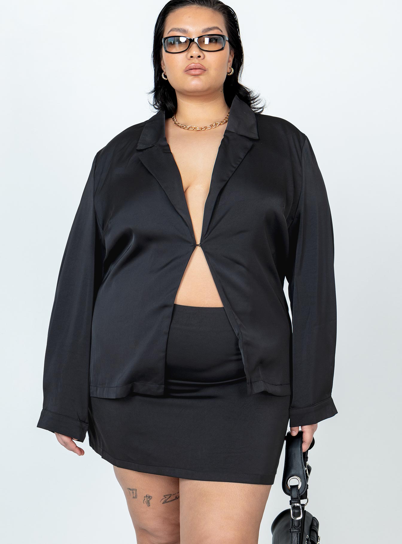 1-modelinfo-lovisa-us18_e341d719-283e-4377-ad12-c1be7eb6c8a2