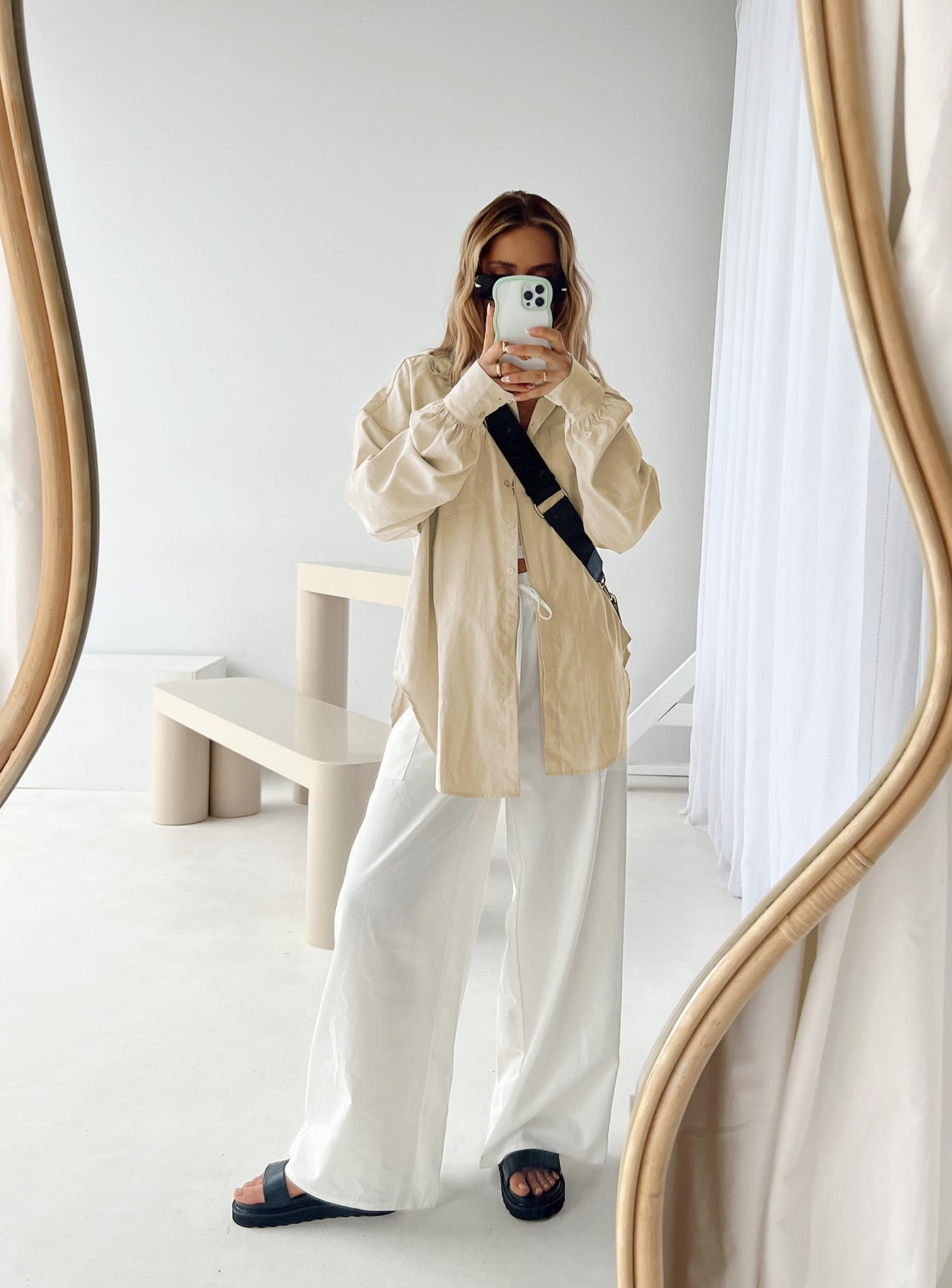 2-modelinfo-Saskia-us2_1c25b1bc-1d3d-4b2b-912b-ca0ba065a26c