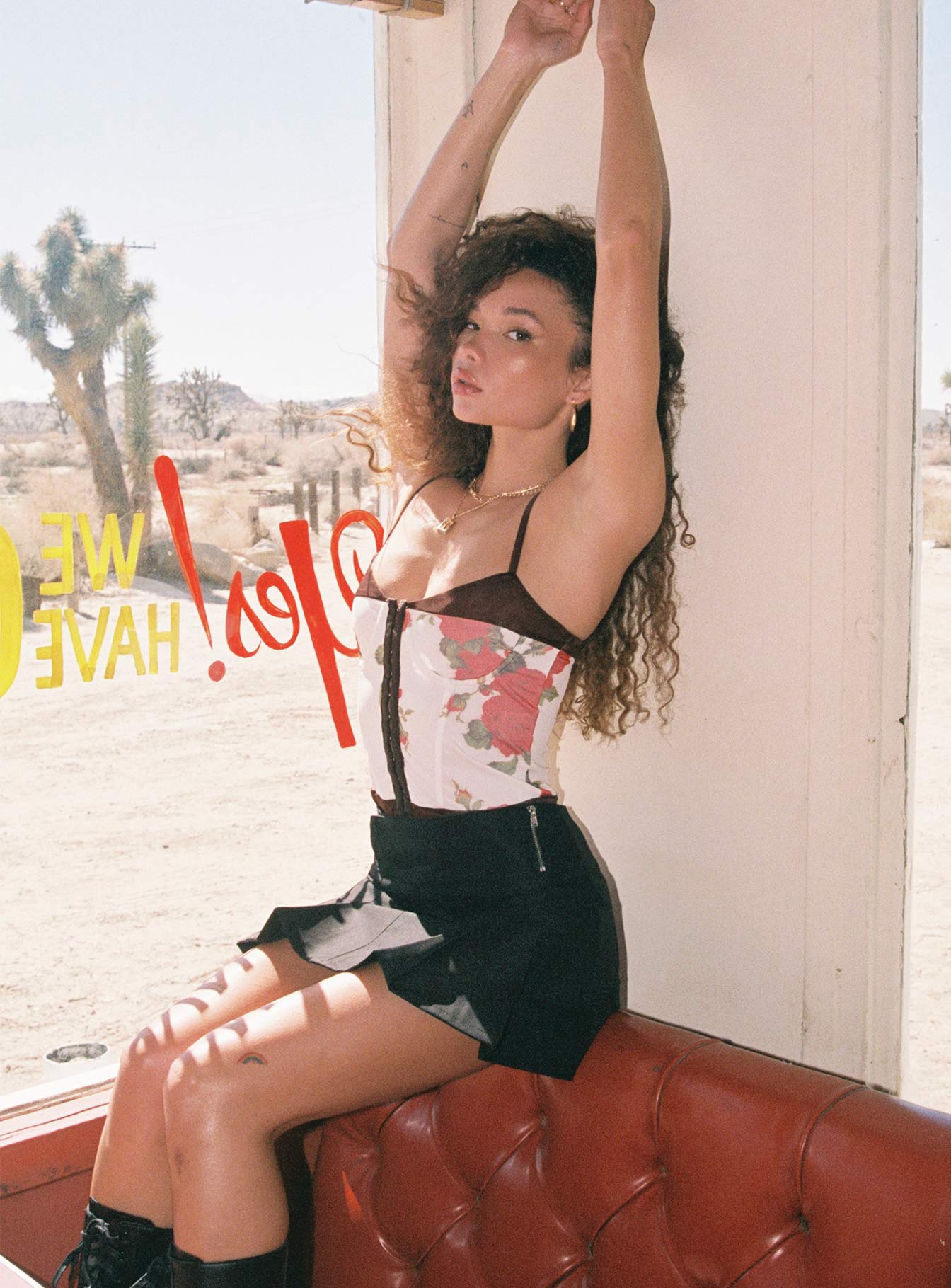 2-modelinfo-ashley-us2_ed24fc46-6e83-411a-be0b-e05d415c9e65