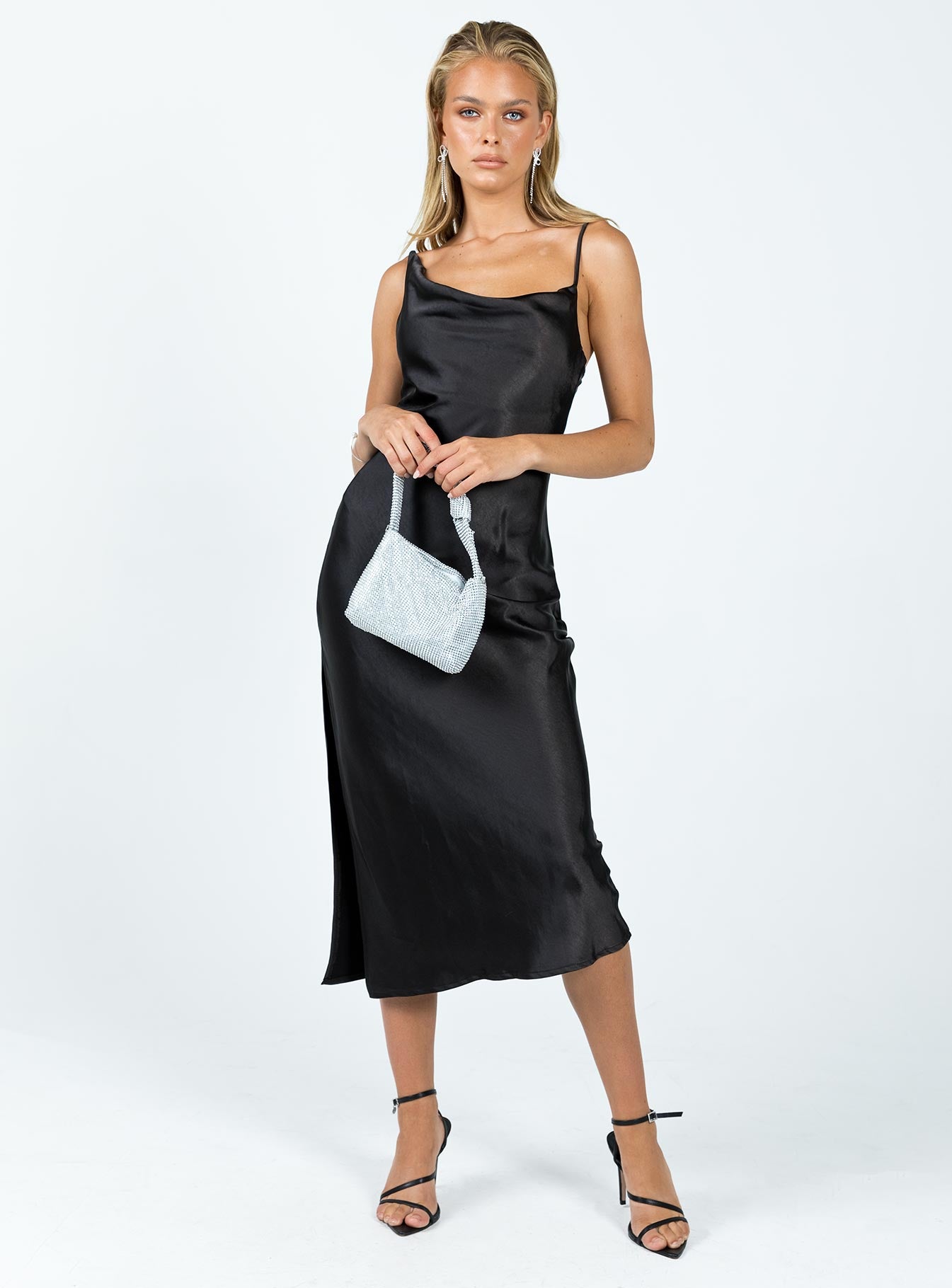 2-modelinfo-kiana-us2_c80ff319-37c1-40e2-a2b8-f4794122cd35