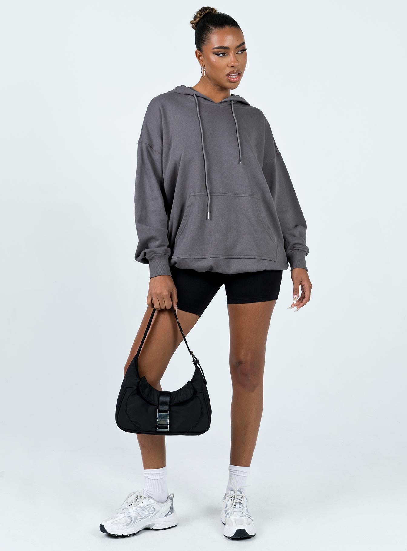 2-modelinfo-lola-us4_2154f25c-c626-4d40-9f13-1379d8b2dd74