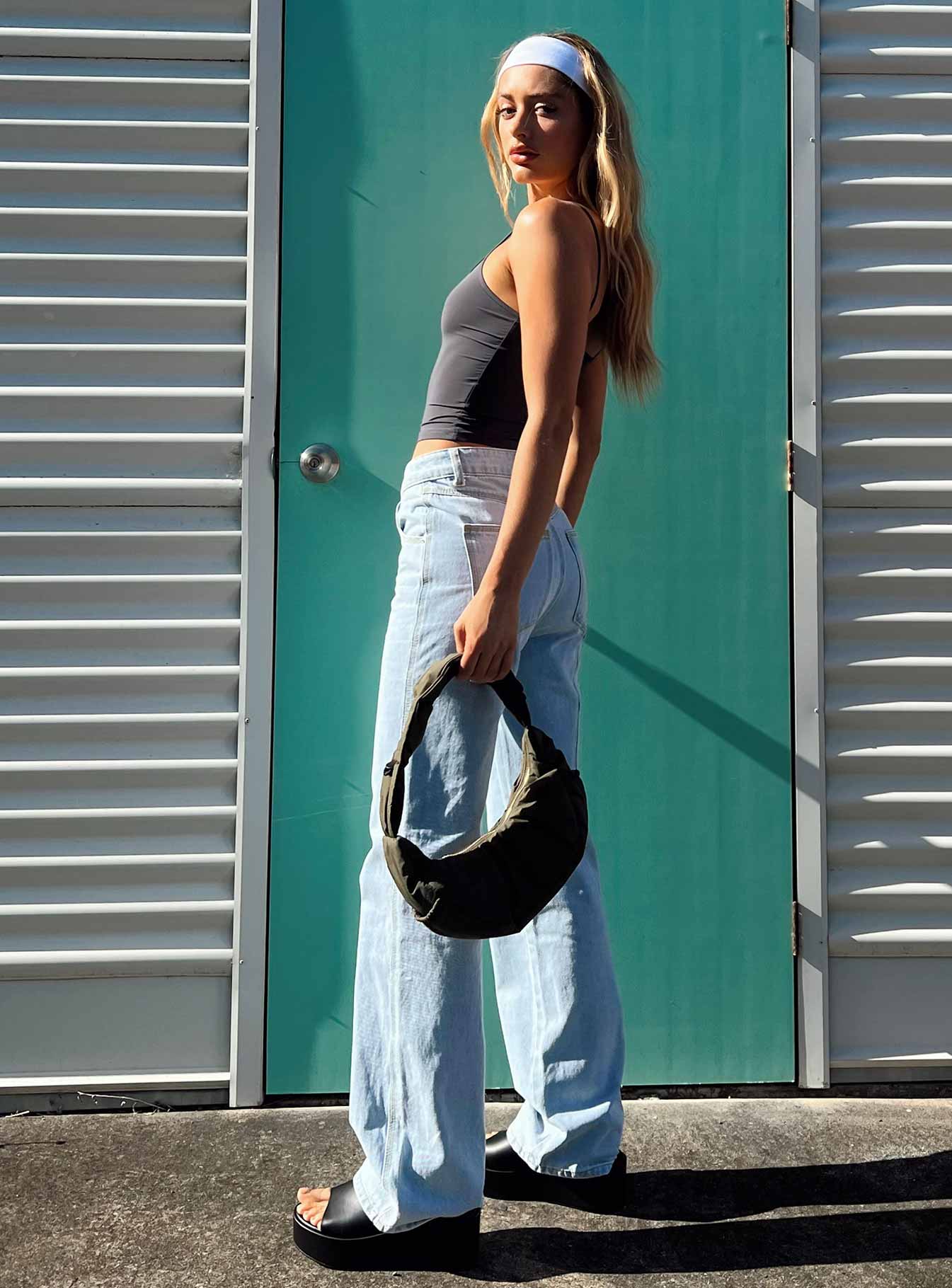 3-modelinfo-Saskia-us2_f8efff2f-8549-4944-9d4b-dab3cf18f2c7