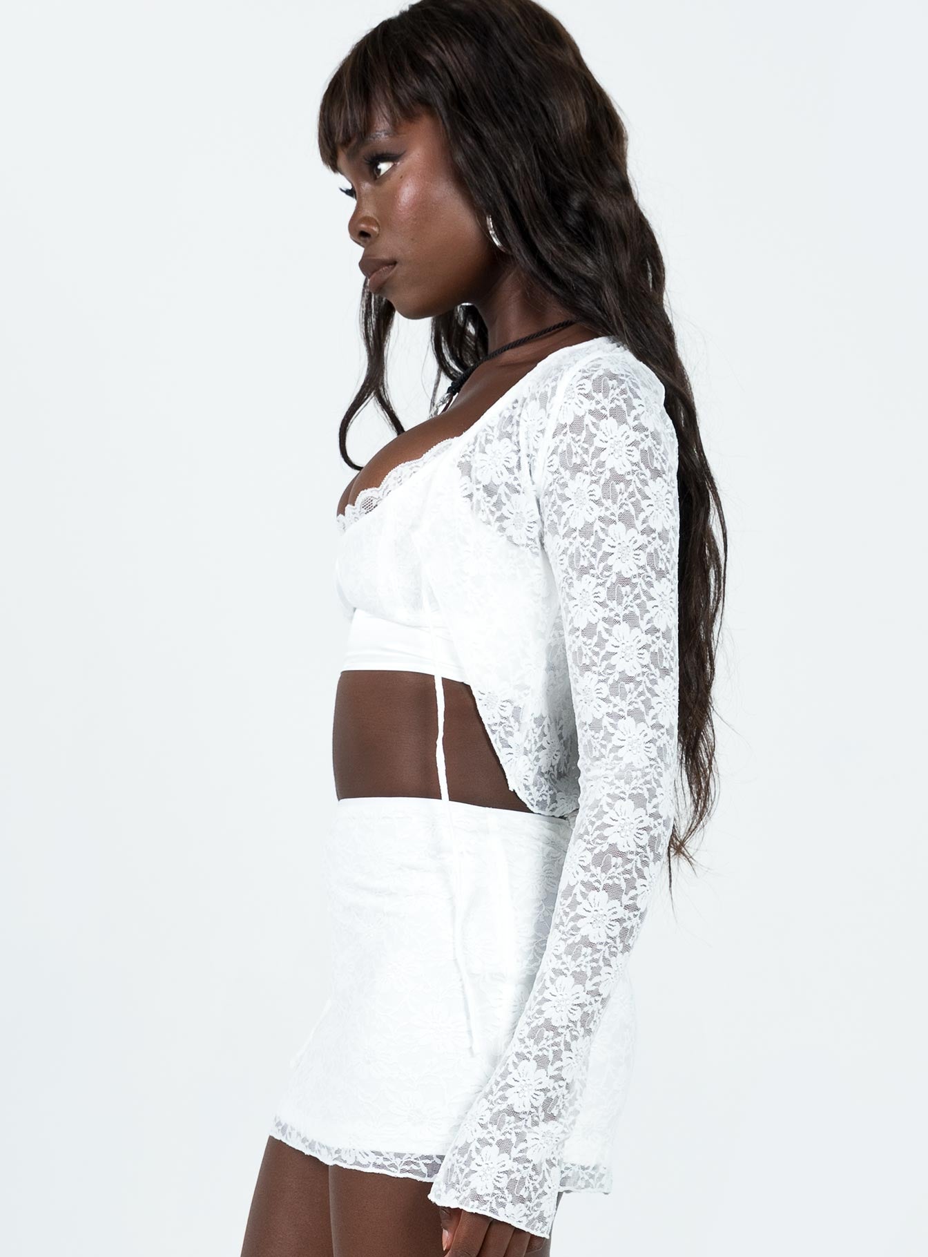 3-modelinfo-cynthia-us4_4cf51b7b-b1fc-4a2f-aa0b-17790376ff86