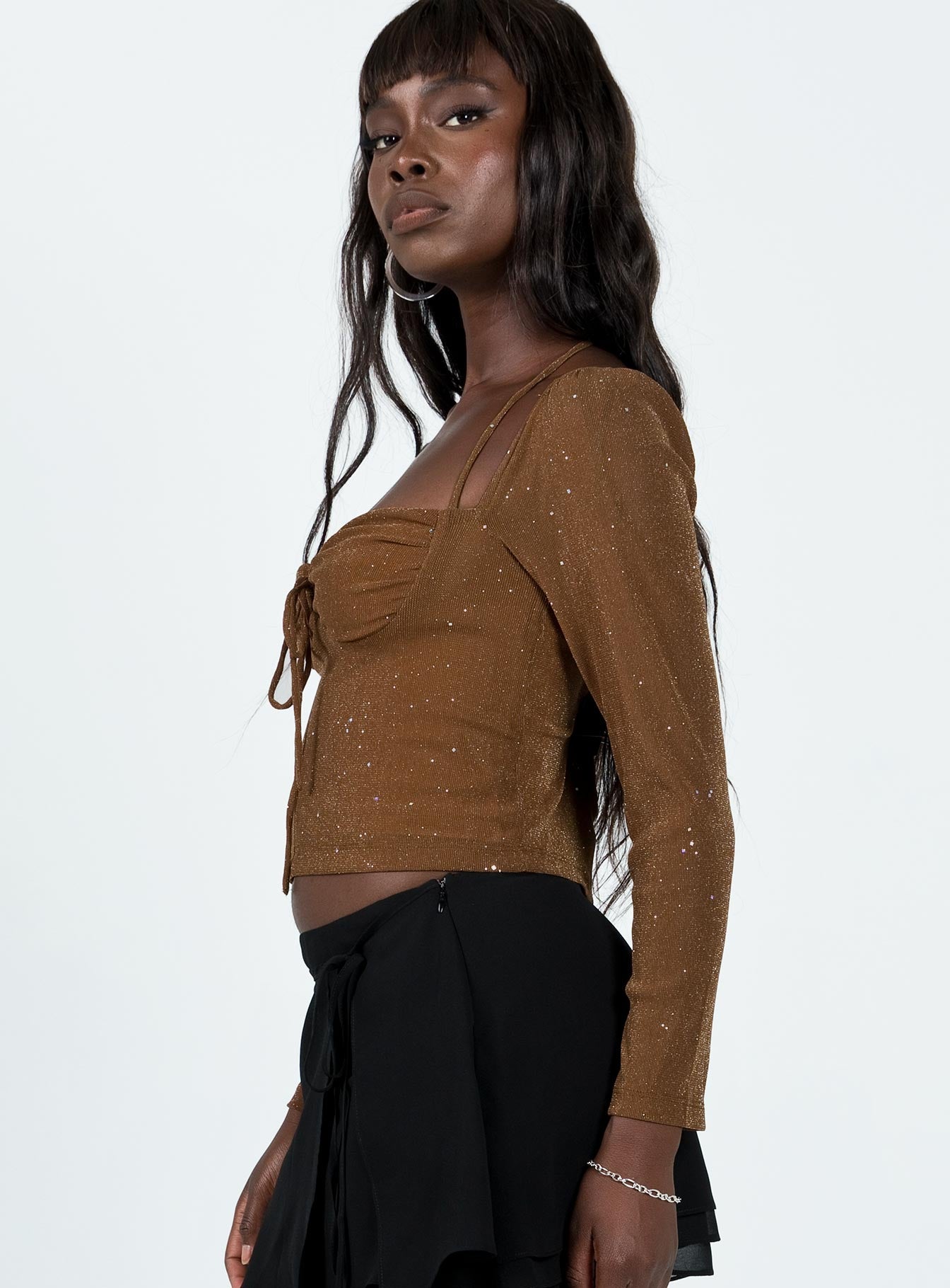 3-modelinfo-cynthia-us4_a7fc7d72-9259-406f-89b4-eac43fcd7c14