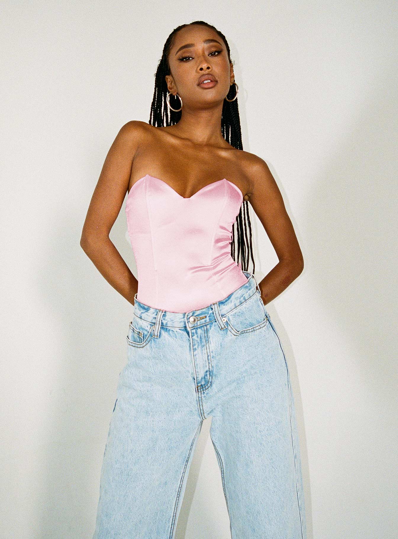 3-modelinfo-eyes-us2_323bf2d0-a828-49eb-b9d9-a2ec92f67f77