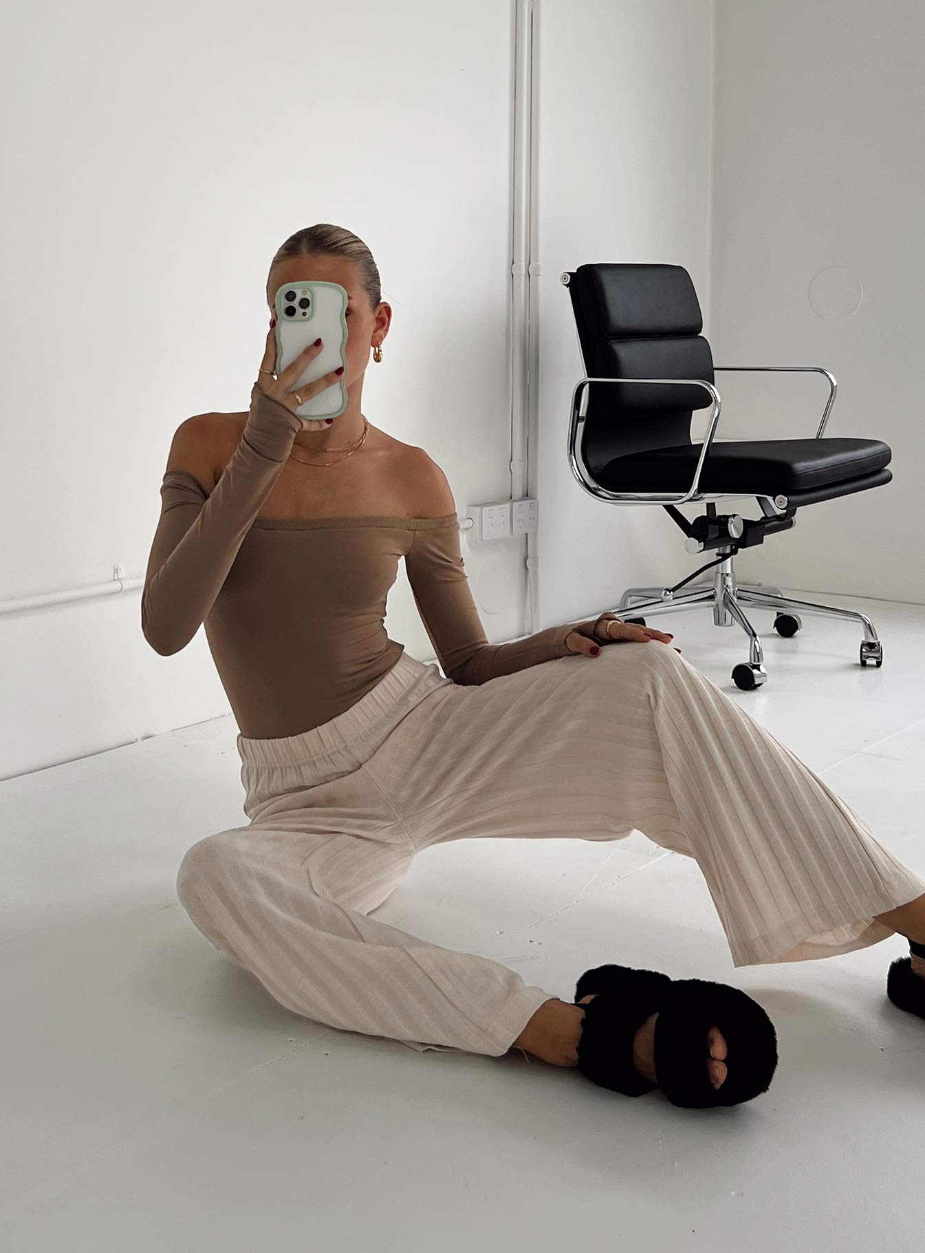 3-modelinfo-kiana-us2_021ef28f-d627-4ba2-b407-cbcfc10a9887