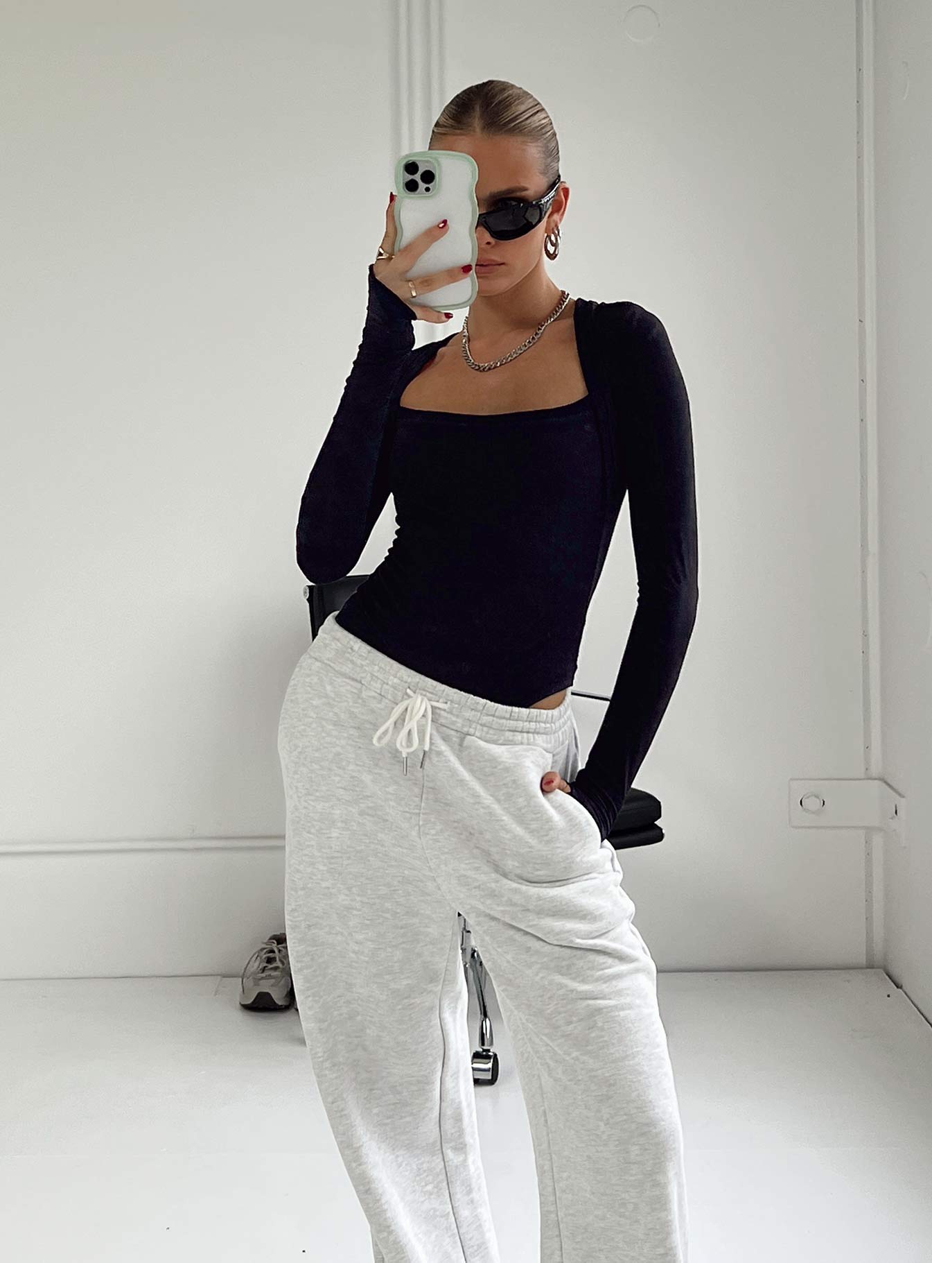 3-modelinfo-kiana-us2_d28f6c2d-43fe-4d32-9371-64d3db9c1e25