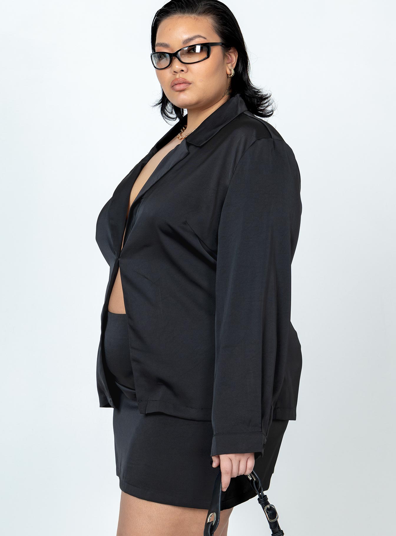 3-modelinfo-lovisa-us18_3914e0e9-132e-4473-923f-b4c8adb742ce