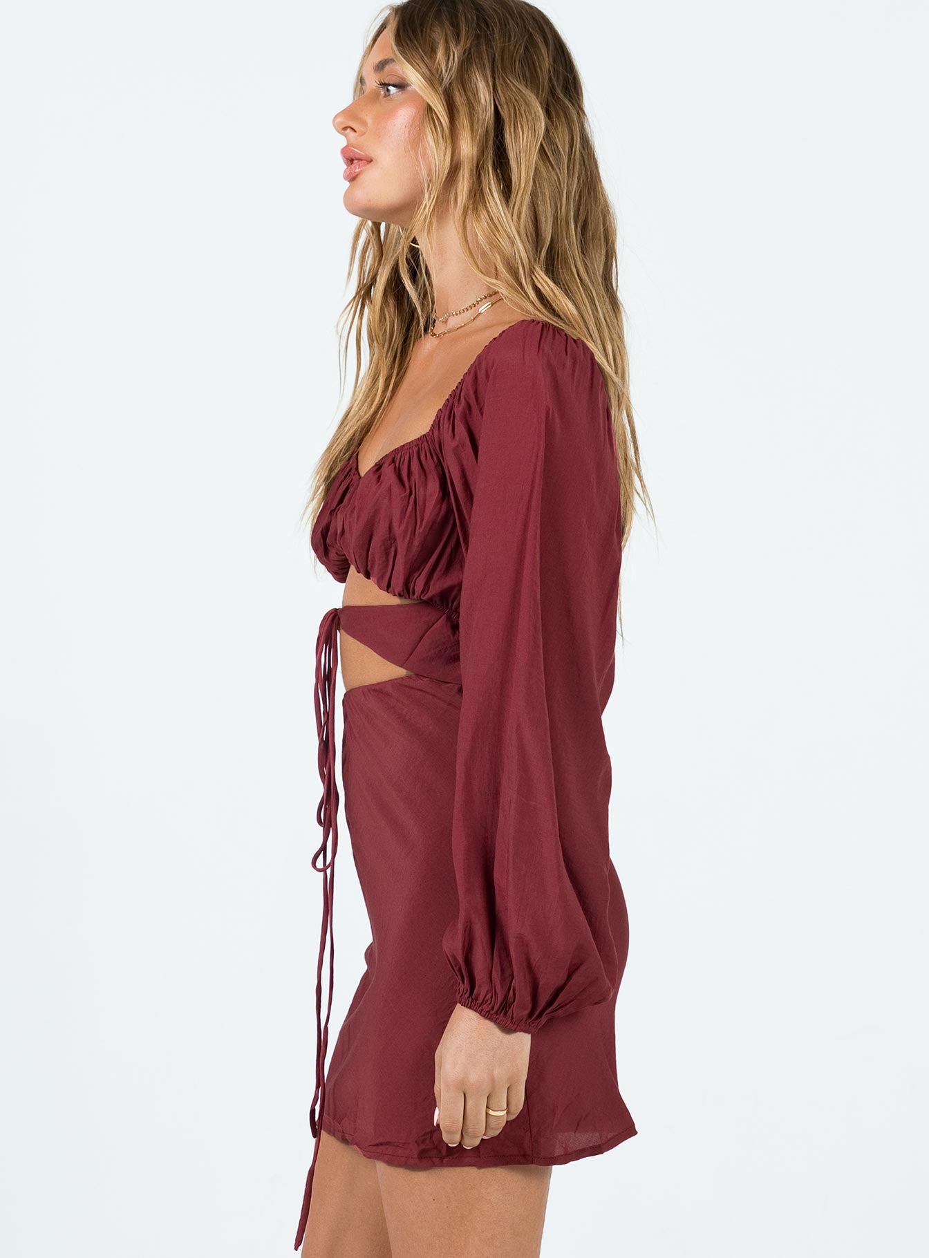 3-modelinfo-saskia-us2_367f3542-daed-45fa-a655-617b6e55c901