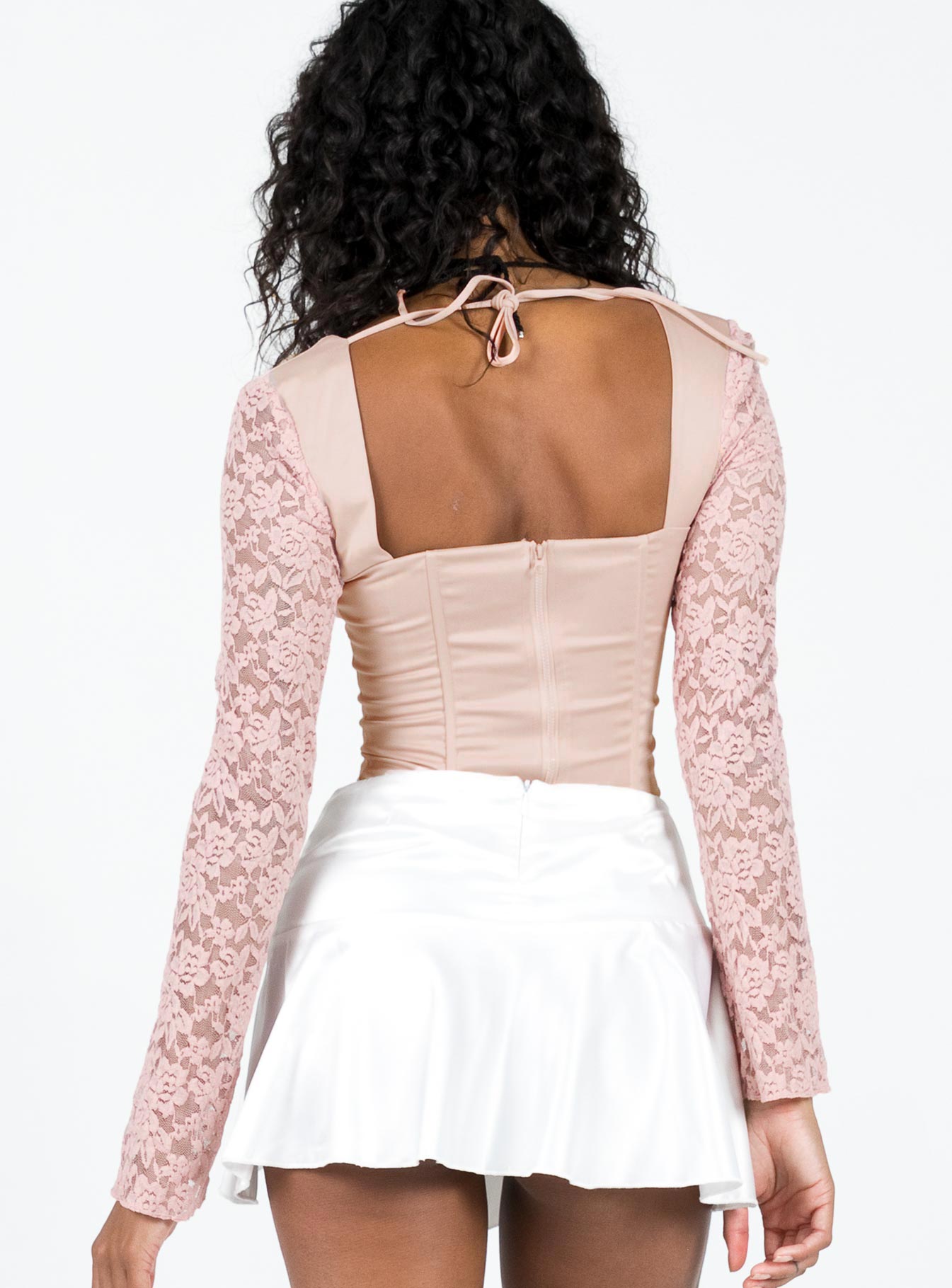 4-modelinfo-Kristen-us2_87cbf9af-2b84-406c-a201-b8db143e6c0a