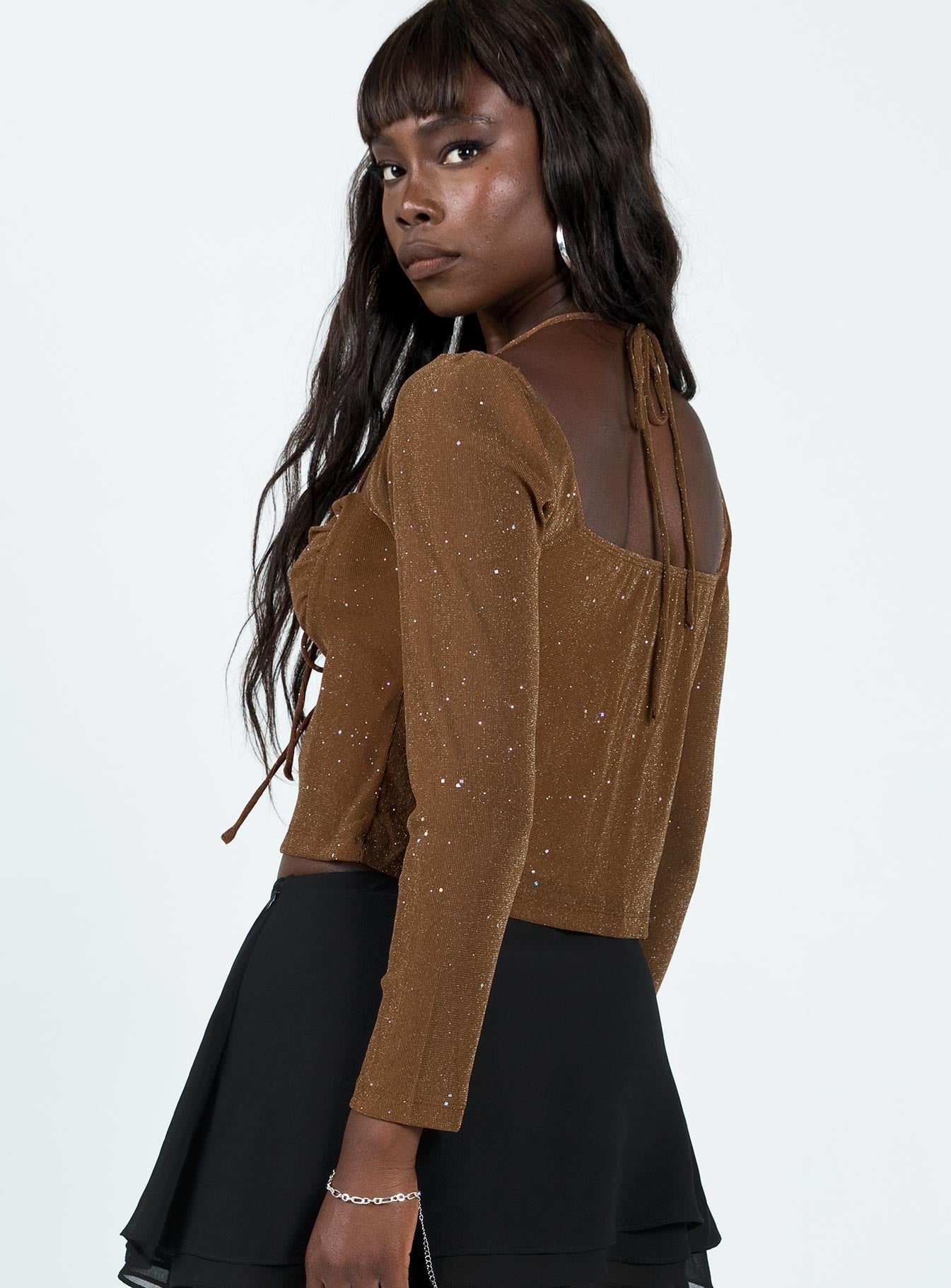 4-modelinfo-cynthia-us4_95108cb5-d78e-4942-b366-e31d371a9957