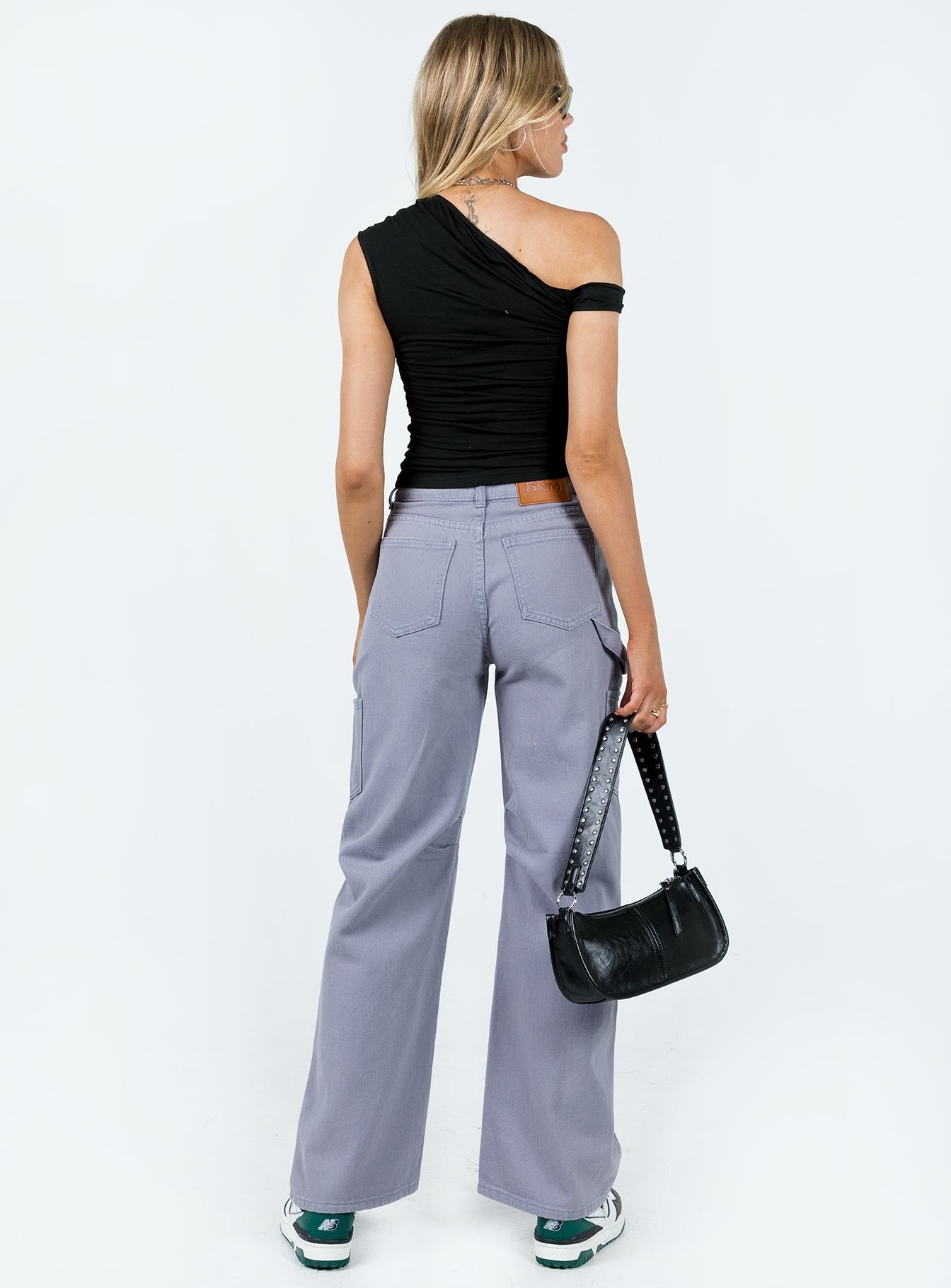 4-modelinfo-elly-us2_9cbf4ac8-cdc9-417e-a731-9cab87c75bad