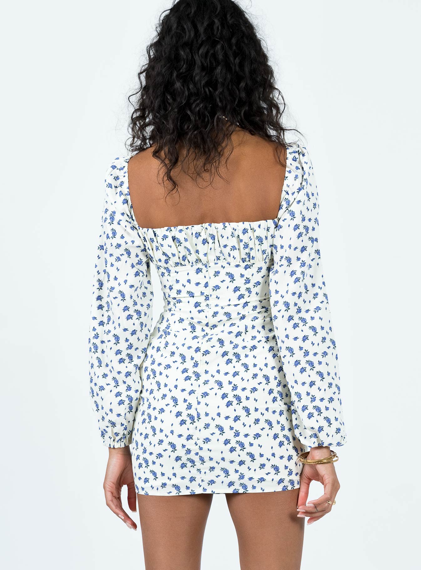 4-modelinfo-kristen-us2_46d64fe1-391c-43b9-8791-727c088ab5dc