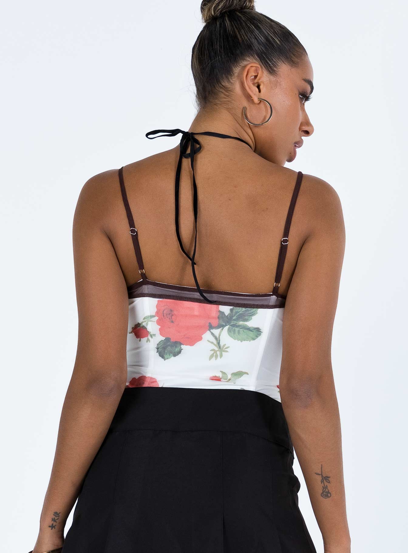 4-modelinfo-lola-us4_33a06a4f-c9e5-4515-aa2d-ce291a223310