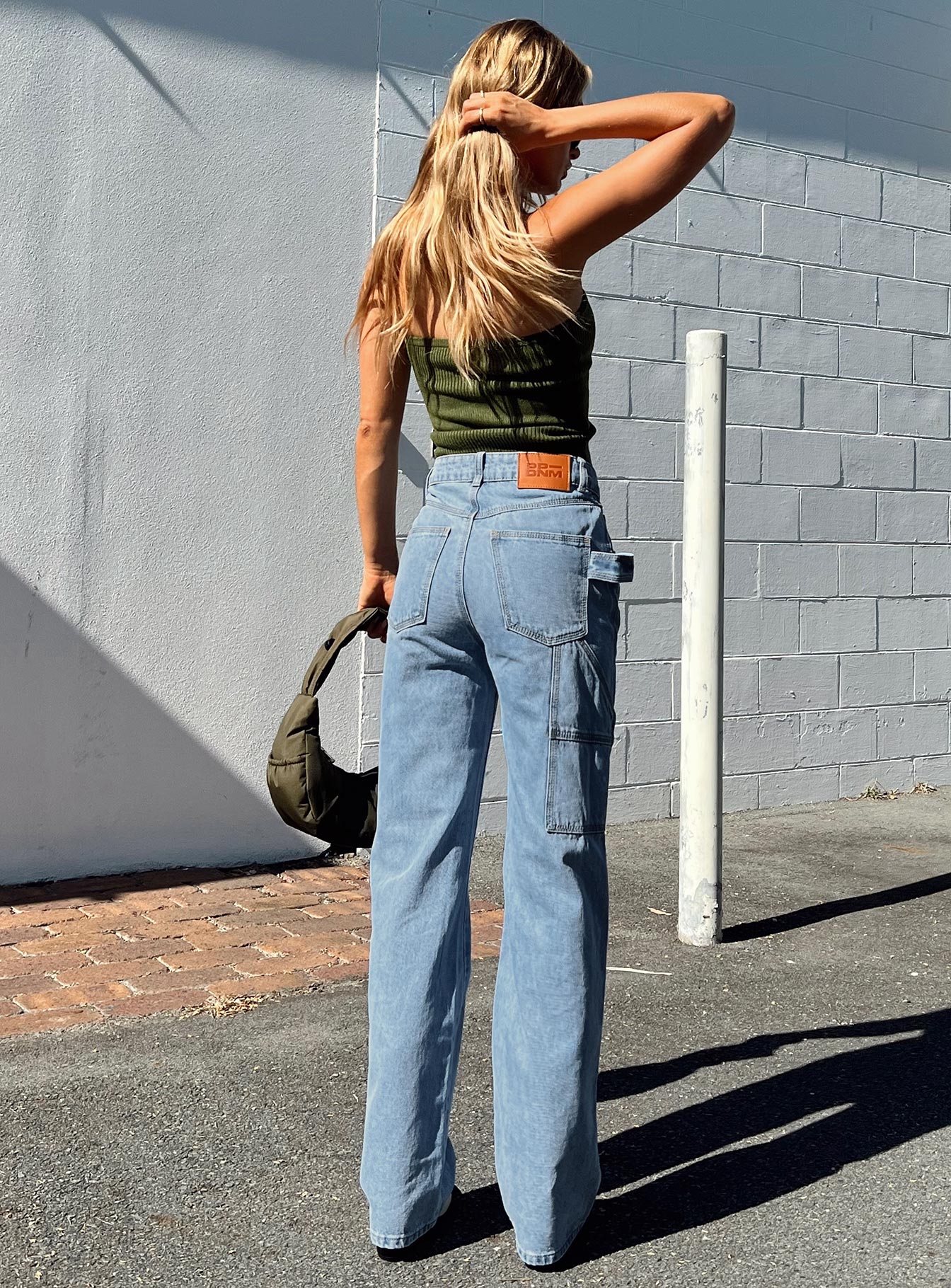 4-modelinfo-saskia-us2_6bc94969-98a9-45cf-bab6-8420a3d7a886