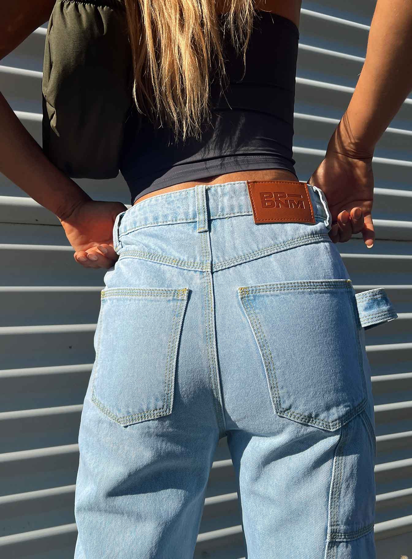 5-modelinfo-Saskia-us2_c2f7c68b-67b3-49da-93bf-d30658170987