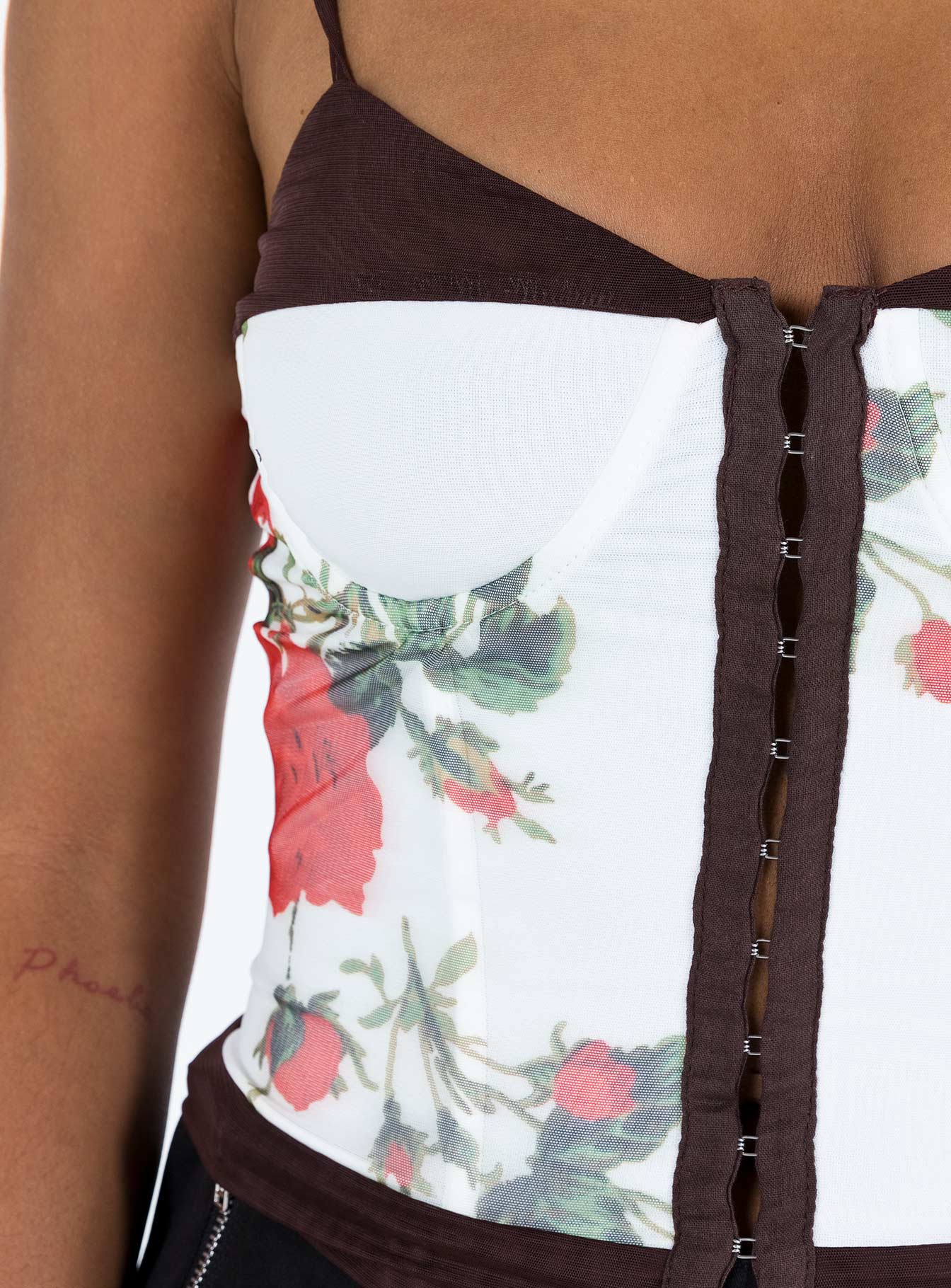 5-modelinfo-lola-us4_0482a402-c8fb-4339-9579-9b7ed05a1038