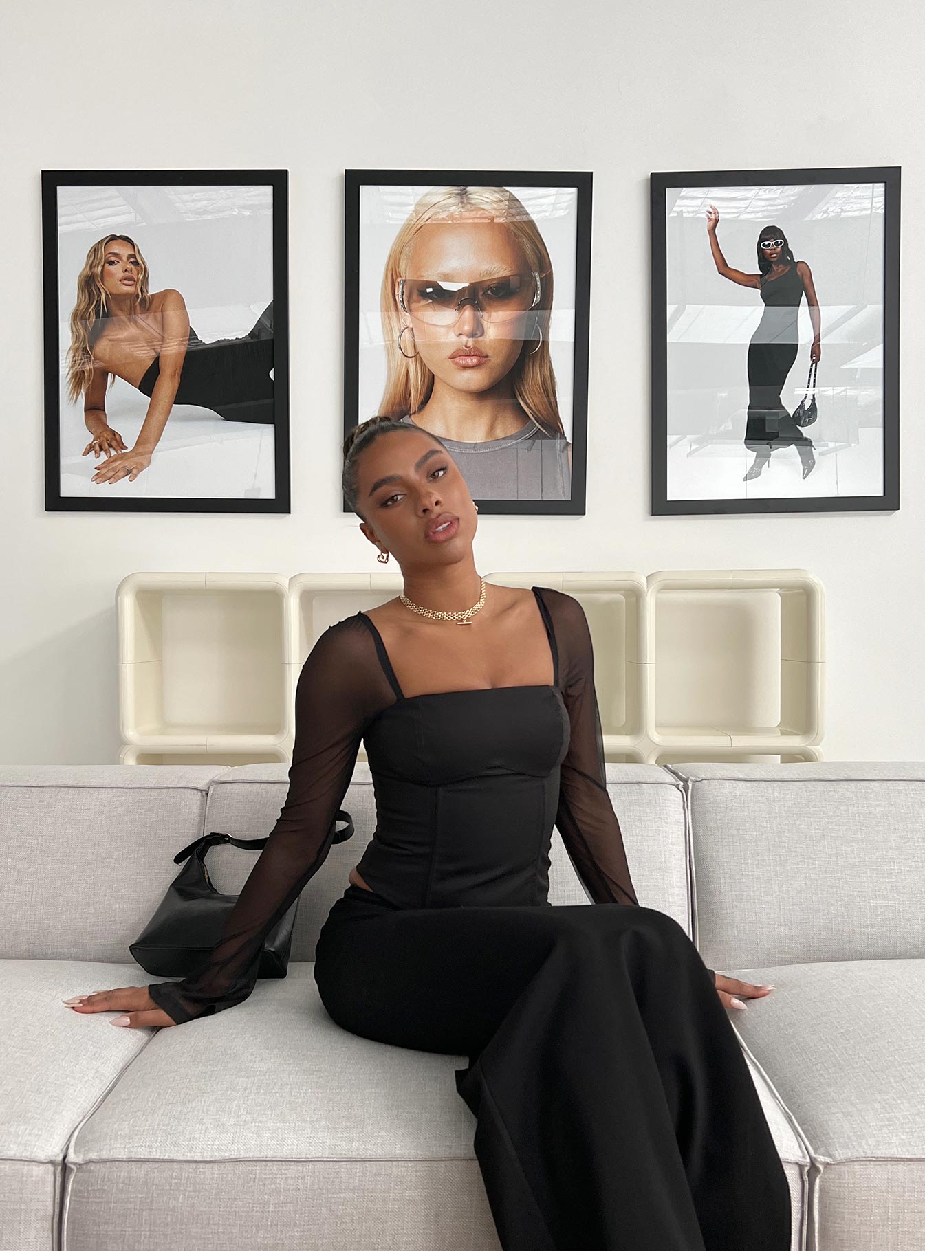 7-modelinfo-lola-us4_8e78bf1c-0aa7-4e0f-bc71-1b58e6e6712c