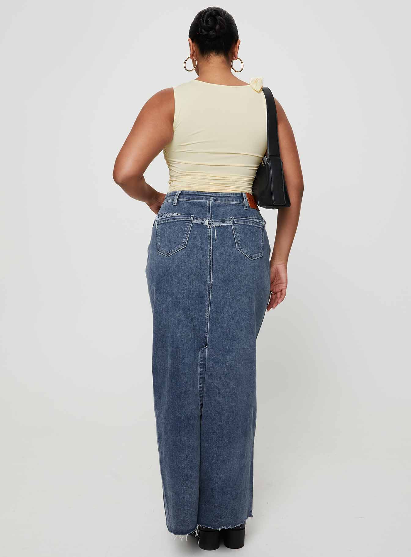 9-modelinfo-rheanna-us2_431f1289-2198-41ee-9435-470b426f0dc9